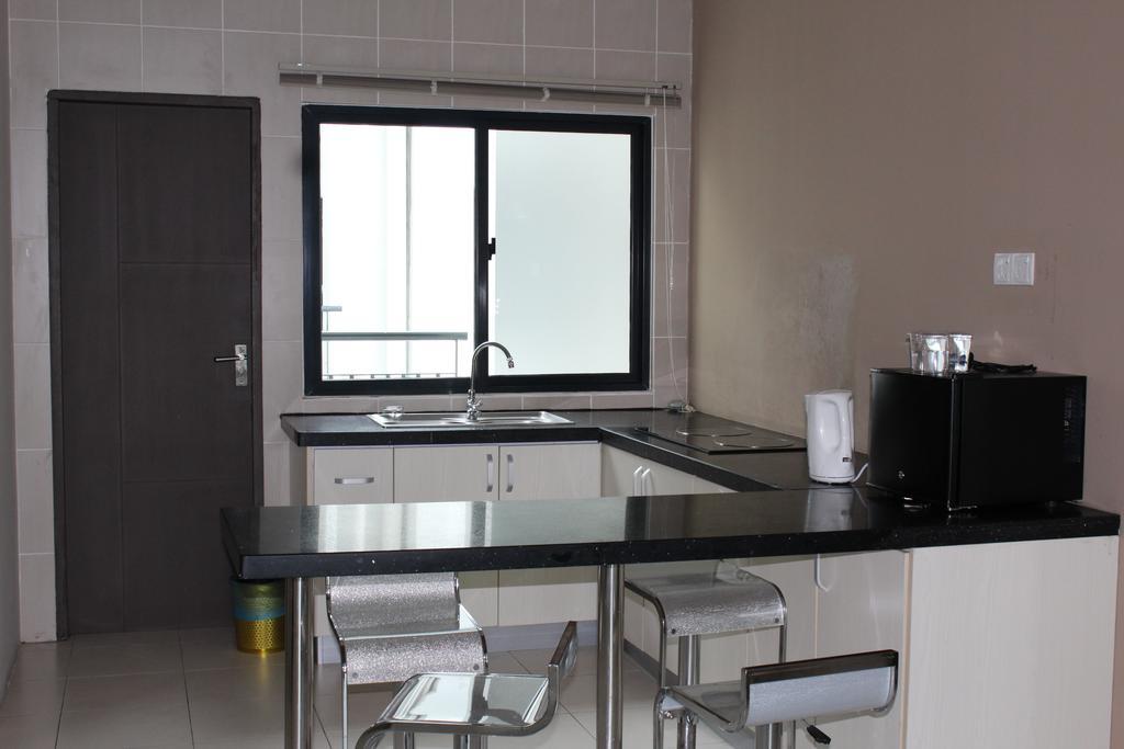 Tribeca Suites กูชิง ภายนอก รูปภาพ