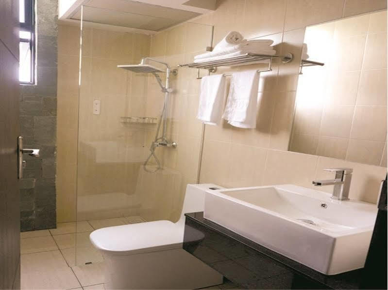 Tribeca Suites กูชิง ภายนอก รูปภาพ